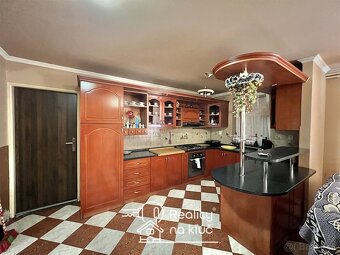 Na predaj dva rodinné domy nachádzajúce sa na jednom pozemku - 12