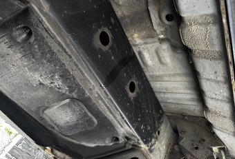 Toyota Land cruiser 120 3,0 D-4D 122KW pôvodný lak,dovoz IT - 12