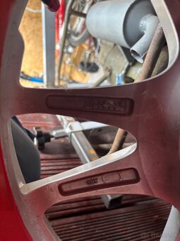 Predám na alfu Romeo pneumatiky obuté na elektrónoch r17 - 12