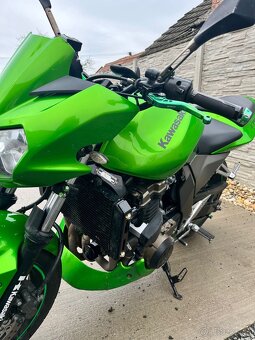 Kawasaki Z750 - 12