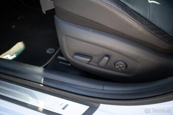 Hyundai i30N Performance - 12