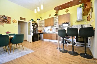 Predaj 4- izbový rodinný dom s garážou a záhradou - 12