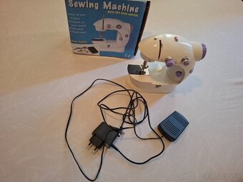 Hračky puzzle atd - 12