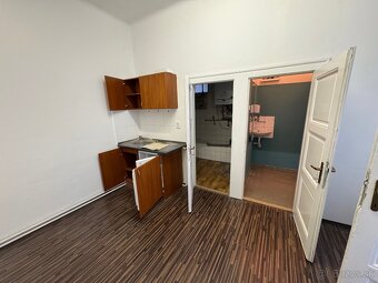 PREDAJ – Rodinný dom s veľkým potenciálom priamo v centre P - 12