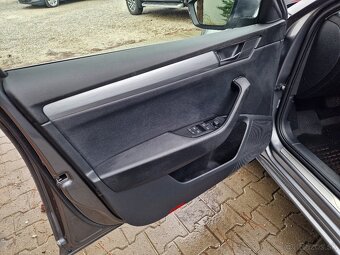 Škoda Superb Combi III 2.0 TDi SCR DSG 150k Joy (diesel) - 12
