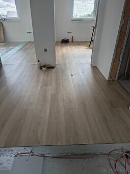 Pokládka plávajúcej podlahy-Parkety - 12