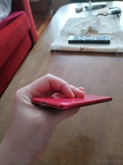 Predám iPhone SE (2020) 64 Gb Product Red vo funkčnom stave - 12