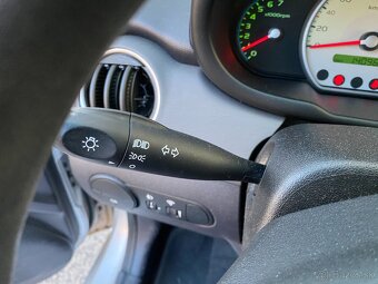 Hyundai i10 1.1i Style - 12