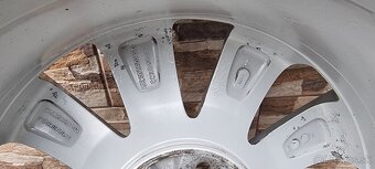 Predám Orginal SKODA FLASH zimné pneumatiky 205/50r17 - 12