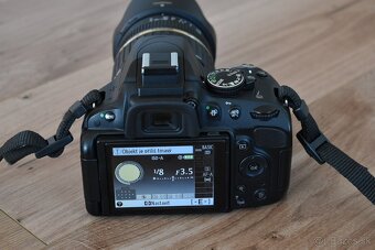 Nikon d5100 s AF objektivom 18 - 200 macro - 12tisic cvak. - 12