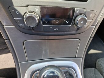 Opel Insignia ST - 12