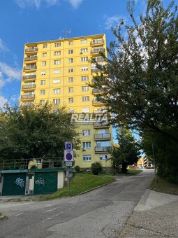 PEKNÝ 2-IZBOVÝ BYT V CENTRE MESTA, KOMPLETNÁ REKONŠTRUKCIA - 12