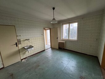 - výhradný predaj rodinného domu - FLOREÁT - - 12