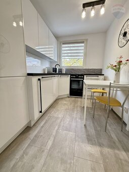 PRENÁJOM: KOMPLETNE ZARIADENÝ 3IZBOVÝ BYT, DUNAJSKÁ STREDA - - 12