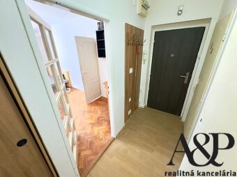 NA PREDAJ 2 IZB. BYT S LOGGIOU, 49M2, KALINČIAKOVA UL., SENI - 12