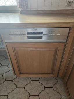 Masivní kuchyňská linka z Německa se spotřebiči - 12