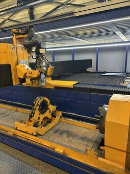 Laserový rezací stroj s 3D pálenim - 12