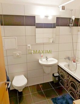 Ponúkame na predaj 2- izbový byt v blízkosti nákupného centr - 12