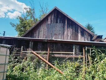 Domček na rovinatom pozemku s výmerou 1192 m2 pri Lučenci. - 12