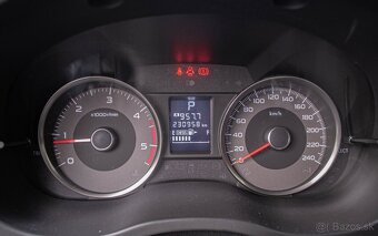 Subaru Forester 2.0D-S CVT 4x4 automat - 12