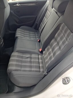 Volkswagen Golf GTD - 12