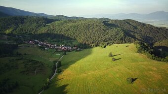 Pozemok na súkromí s výhľadom na lesy - 12