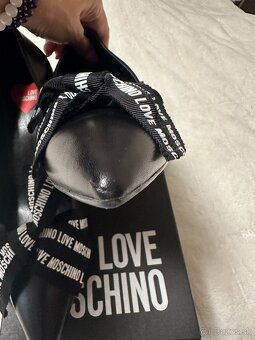 Kožené lodičky s mašľou zn. Love Moschino originál - 12