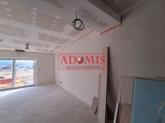 ADOMIS - predám rodinný dom Ruskov, 650m2, 3x kúpelňa,120m2  - 12