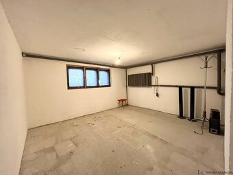 Na predaj rodinný dom v pôvodnom stave, pozemok 686 m2, Škol - 12
