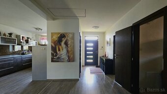 Moderný priestranný 4-izbový rodinný dom v obci Malý Lapáš - 12