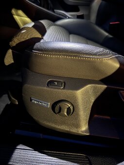 Volkswagen Golf Variant 2.0 TDI BMT 150k Highline 4MOTION - 12