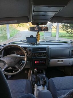 Mitsubishi Pajero sport - 12