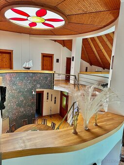 7-izb. Rodinný dom s bazénom na pozemku 5.100 m2 - 12