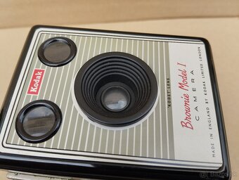 Fotoaparát Kodak Brownie + pouzdro - 12