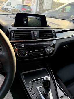 BMW 118i SPORT Line A/T - 12
