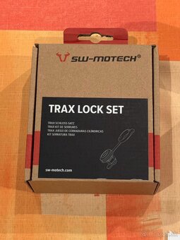 Kufor SW-MOTECH TRAX ADV 45l pravý čierny nový - 12
