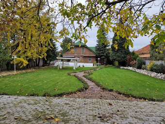 Nadštandardný 7 izb. rodinný dom Zálesie - 12