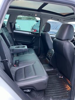 Volkswagen Touareg 3.0 TDI PO ROZVODECH NA PRUŽINÁCH - 12