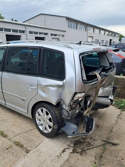 VW Touran 2,0tdi 125kw DSG - 12