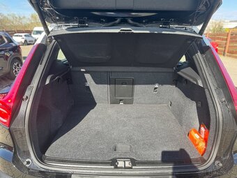 Volvo XC40 T3 163k Momentum A/T - 12