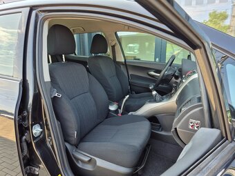 Toyota Auris 1.4 I VVT-i Sol - 12