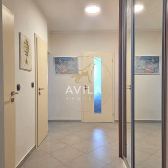 NA PREDAJ: 3izbový, kompletne zrekonštruovaný byt 65 m2 - Tr - 12