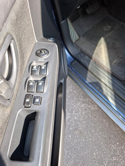 KIA SORENTO 2,5 diesel 4x4 AUTOMAT - 12
