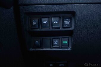 Nissan X-Trail 2.0 dCi - 12