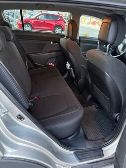 Kia Sportage 2.0 Crdi  4x4 100kw automat - 12