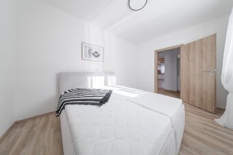 • Tehlový 2,5i RD za hranicami SR • Tornyosnémeti • - 12