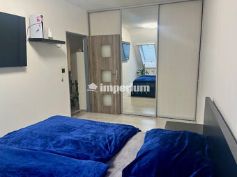 Na predaj pekný veľkometrážny 3 izbový byt s garážou na ul.  - 12