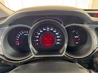 Kia Ceed 1.4i facelift 2016 Gold výbava - 12