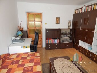 SPEKTRUM REALITY- Na Predaj 3-izbový byt, 82 m2, Handlová, u - 12