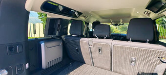 Land Rover Defender 110 3.0D I6 D250 MHEV HSE A/T AWD - 12